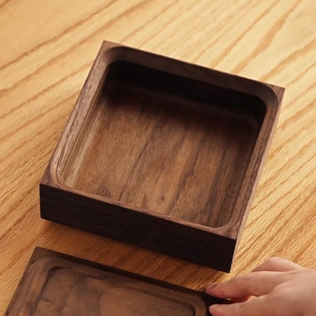 高級ミニマリスト木製収納ボックス 記念品ボックス | Walnut Addicted