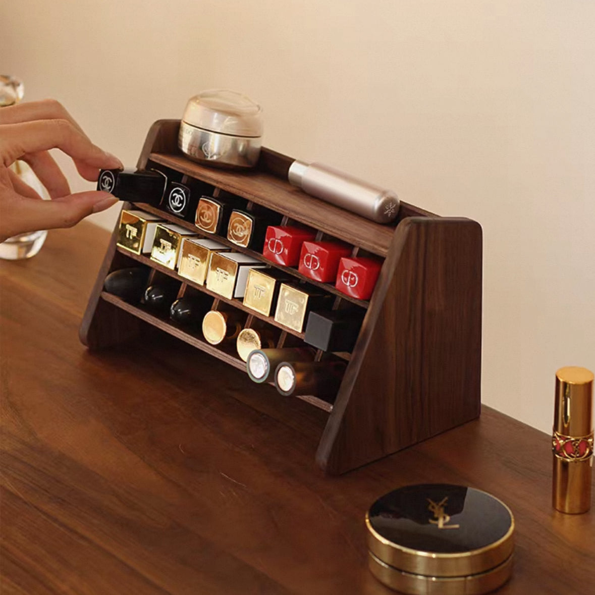 Kiro Lippenstift-Organizer aus massivem Nussbaumholz