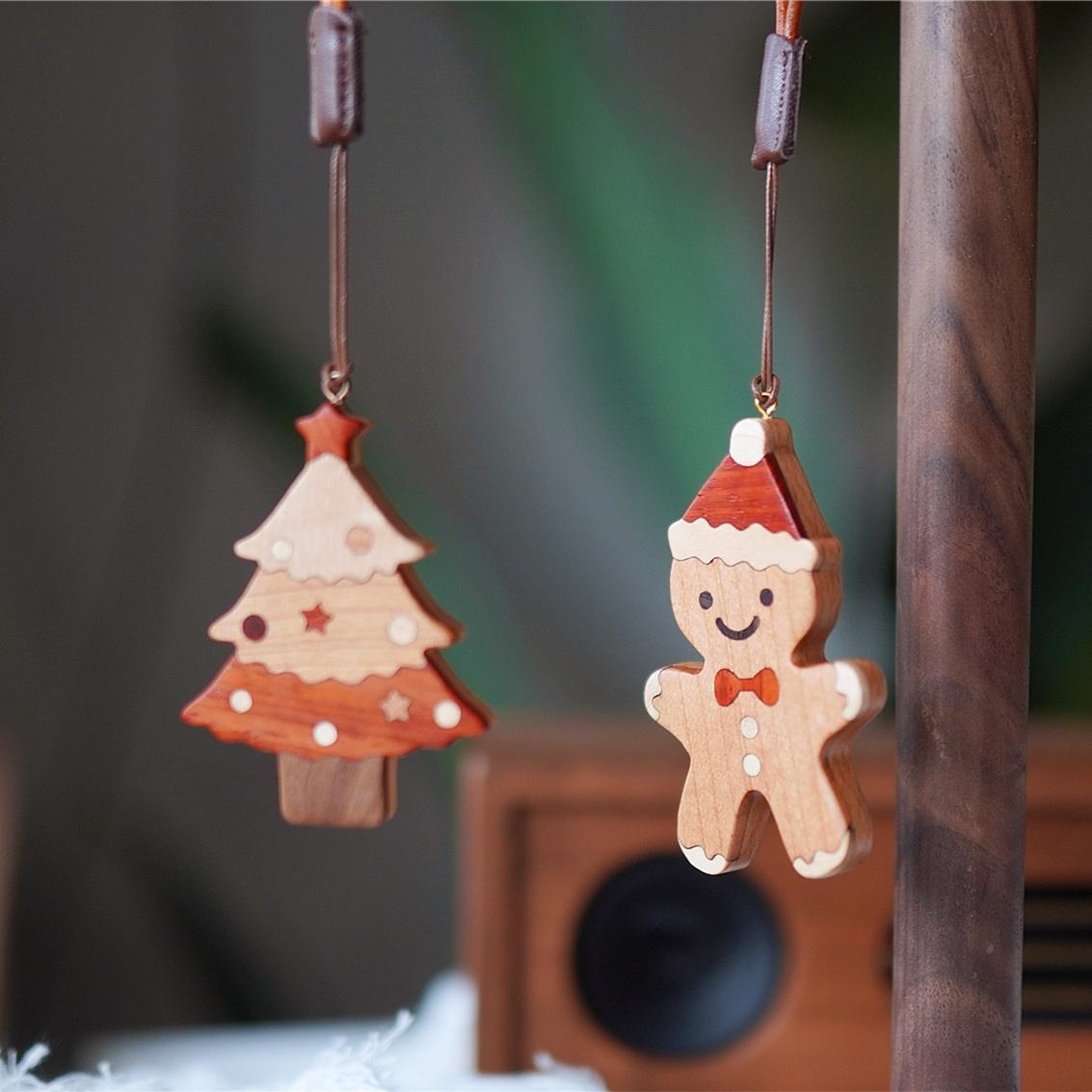Gingerbread Man & Christmas Tree Wooden Keychains