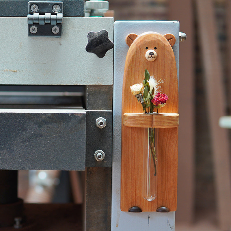 Nino Bear solid wood magnet-mounted flower vase