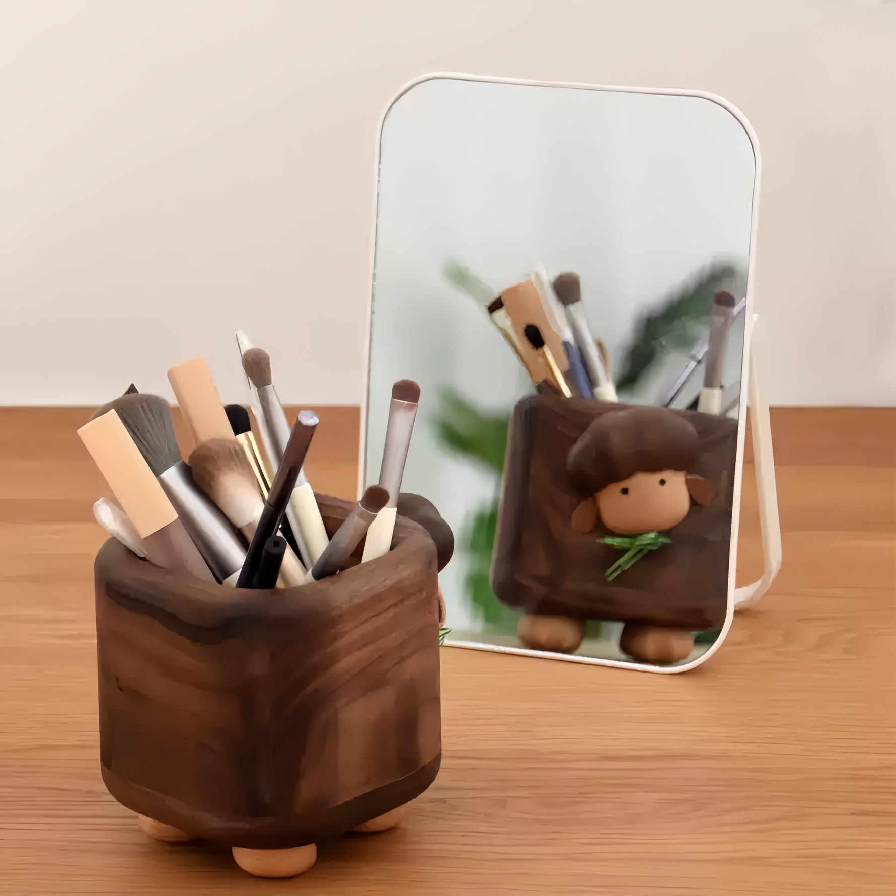 Premium Lambie Walnut Pen Holder