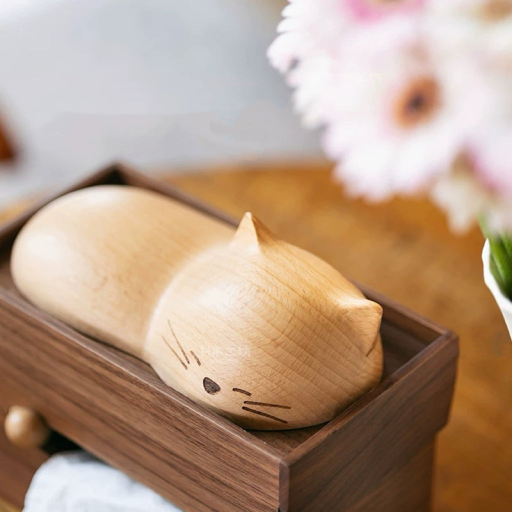 Wooden tissue box with Sleepy Kitty design