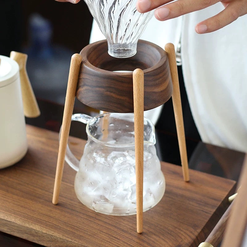 Soporte para café de vertido Mossi de nogal con gotero de vidrio V60