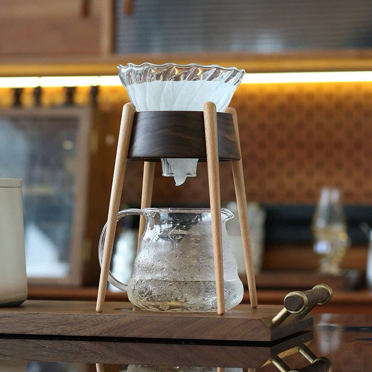 Soporte para café de vertido Mossi de nogal con gotero de vidrio V60