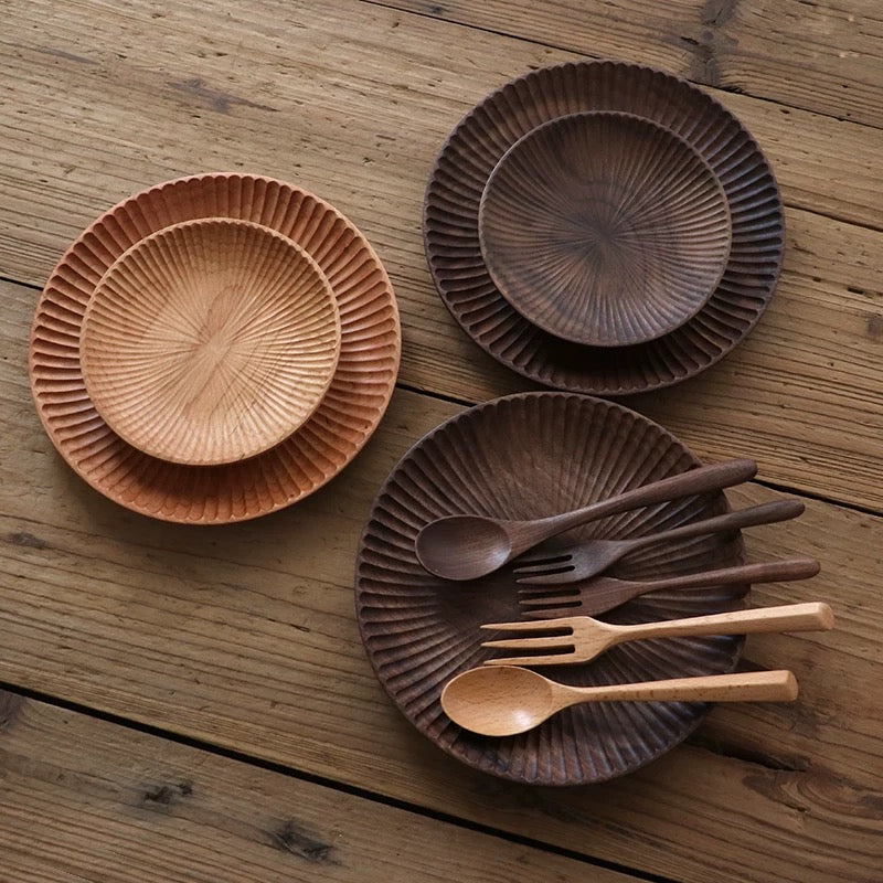 Plato para servir acanalado Soren de madera maciza