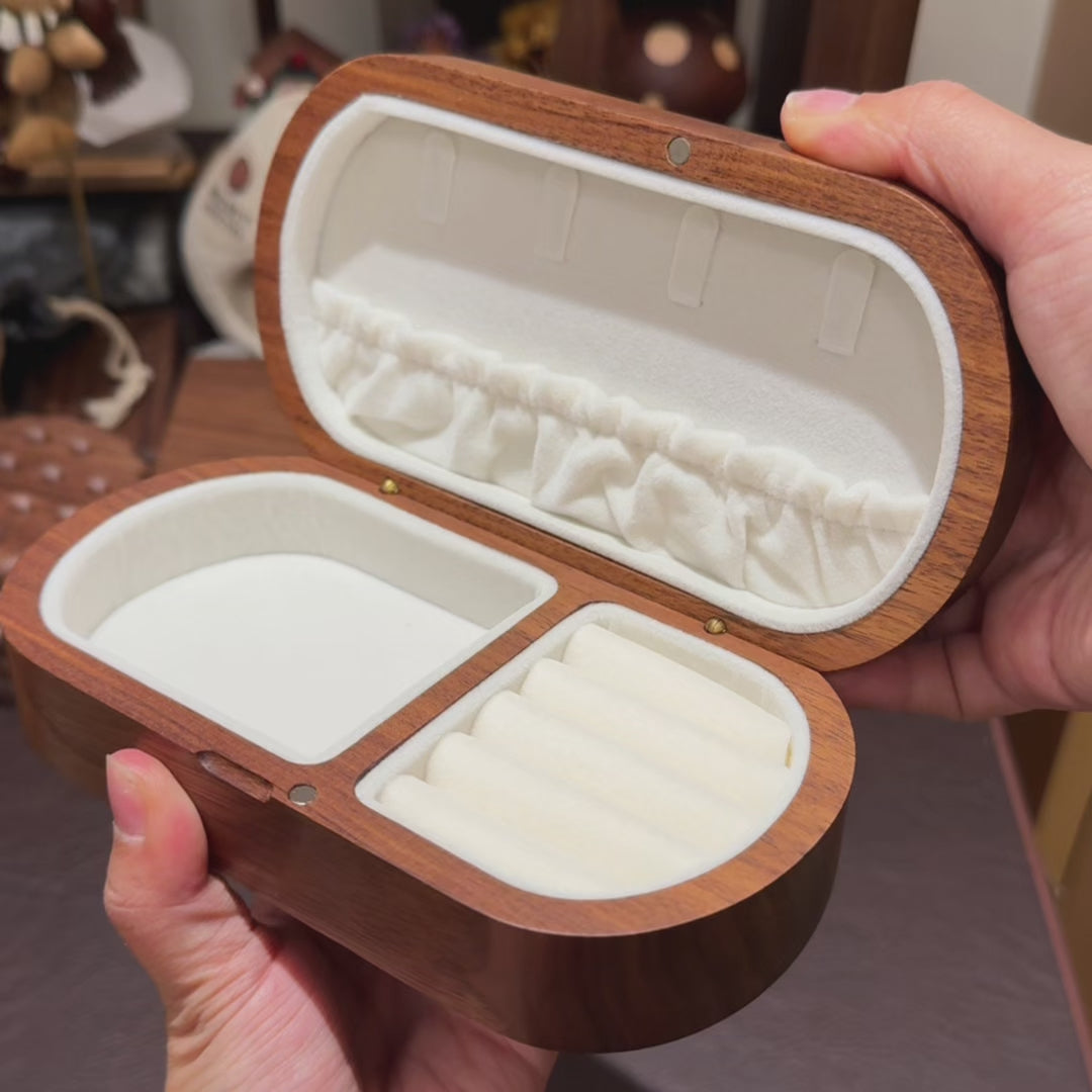 Dearly Mini Portable Jewelry Box