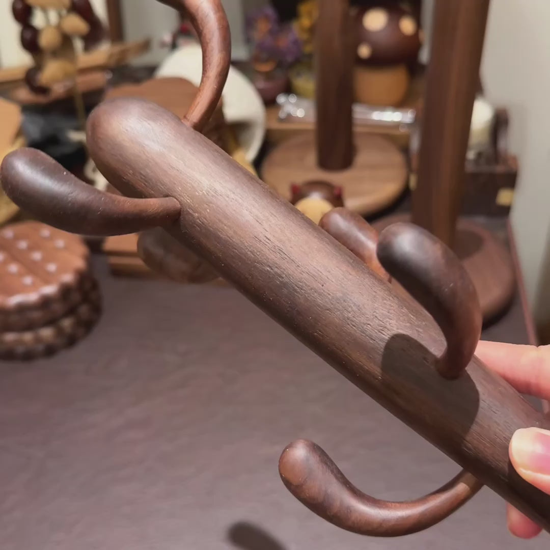 Becherhalter aus Kaktus-Walnuss