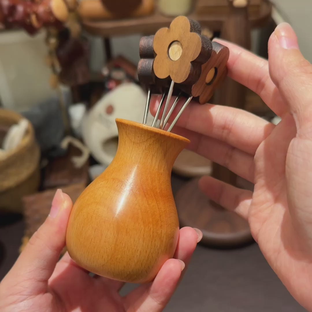 Flower Walnut Fruit Pick Set