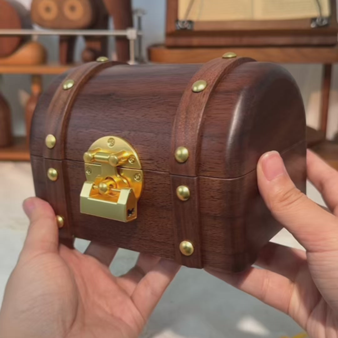 ウィンザー 無垢ウォールナット製トレジャーチェスト型ジュエリーボックス