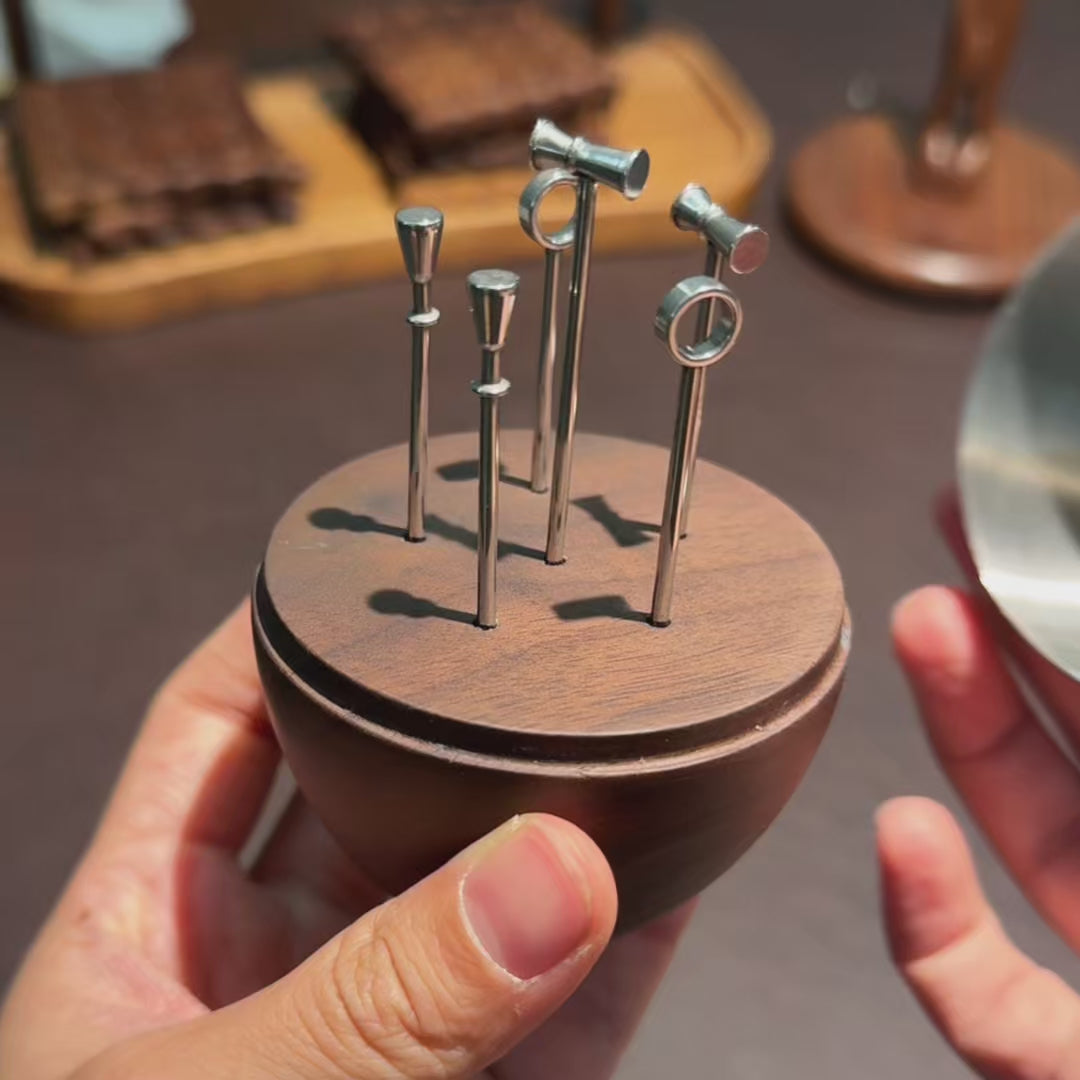 Eggy Walnut &amp; Stainless Steel Obstpick-Set