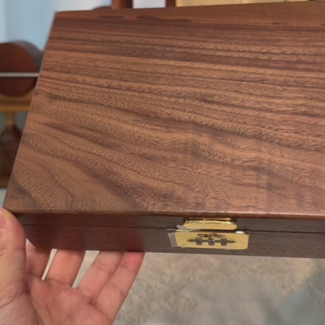 Boîte à bijoux en noyer avec serrure à combinaison Cipher