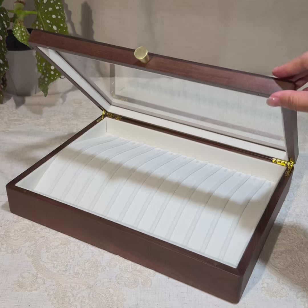 Caja de joyas para collares de madera maciza Fendry con tapa de vidrio